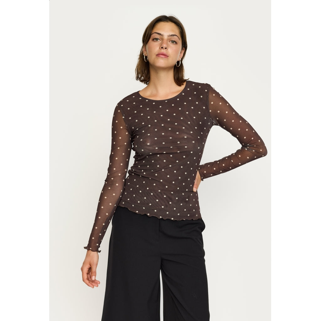 Soft Rebels Roselyn O-Neck Top Prikker Coffee Bean Brun