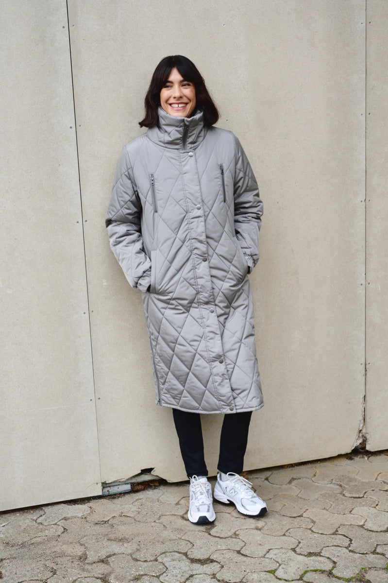 KAFFE Lindsay Jakke Quilt Steeple Grå