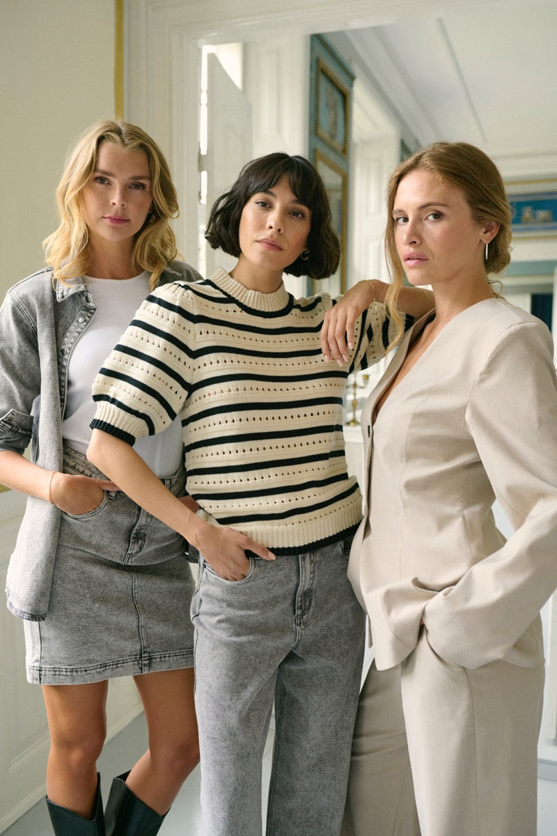 KAFFE Evelyn Strik Pullover Stribet Turtledove Creme Sort