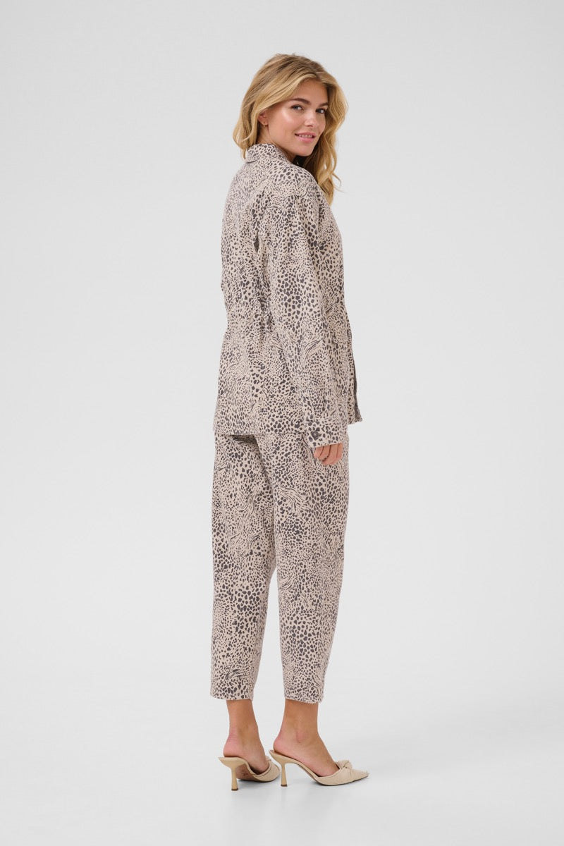 KAFFE Lisa Jakke Abstract Leopard Brun