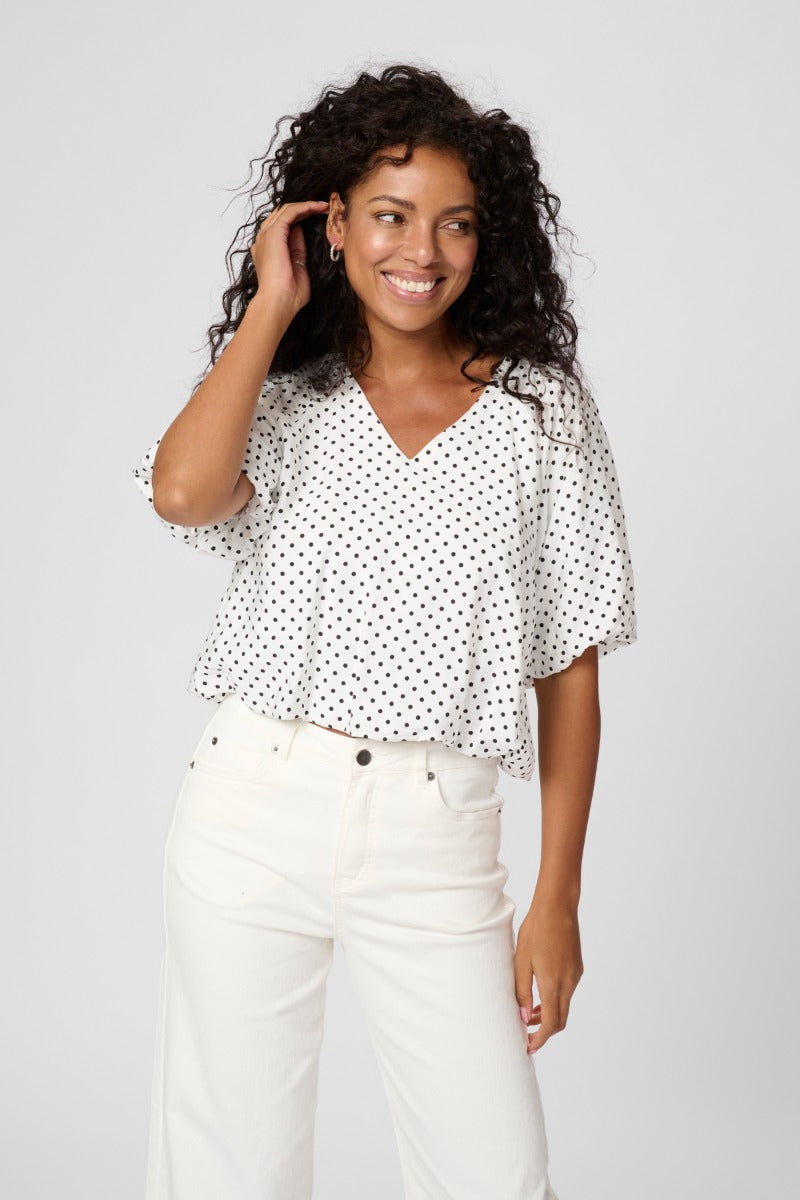 KAFFE Gwen Bluse Prikker Kalk Sort