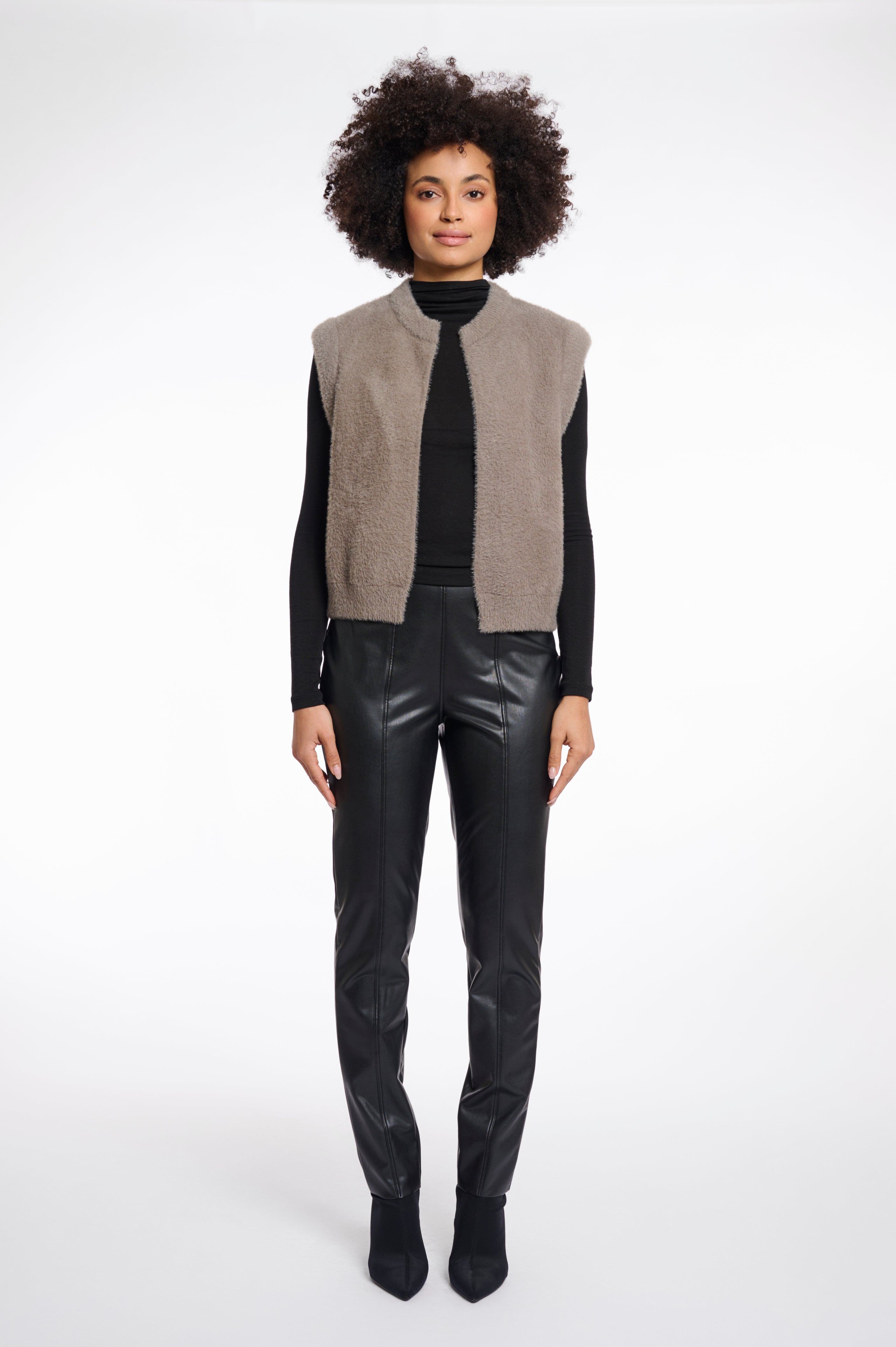 RINO & PELLE Elona Vest Short Taupe Grå