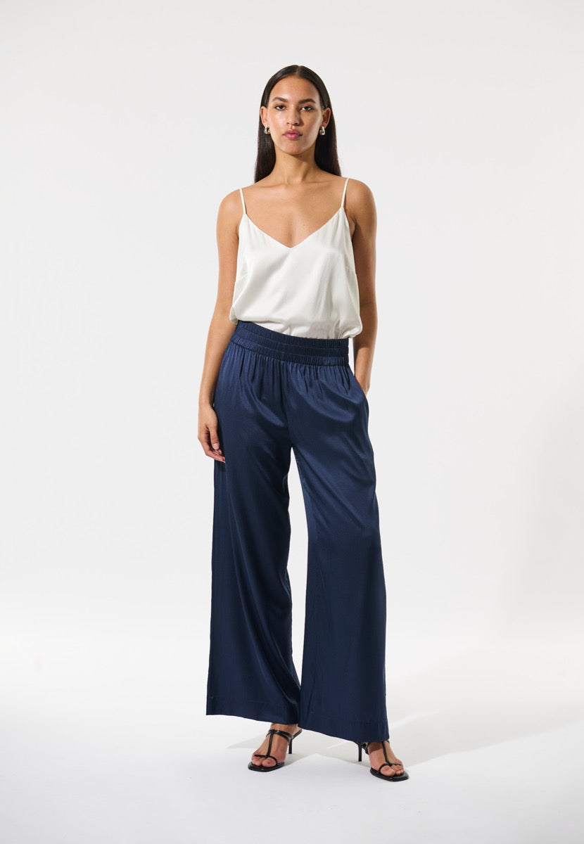 Dea Kudibal Margo Bukser w Elastic Optical