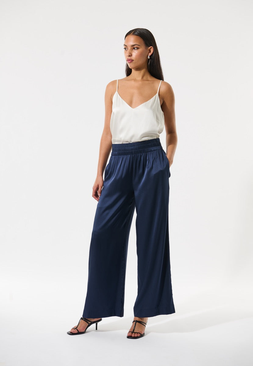 Dea Kudibal Margo Bukser w Elastic Optical