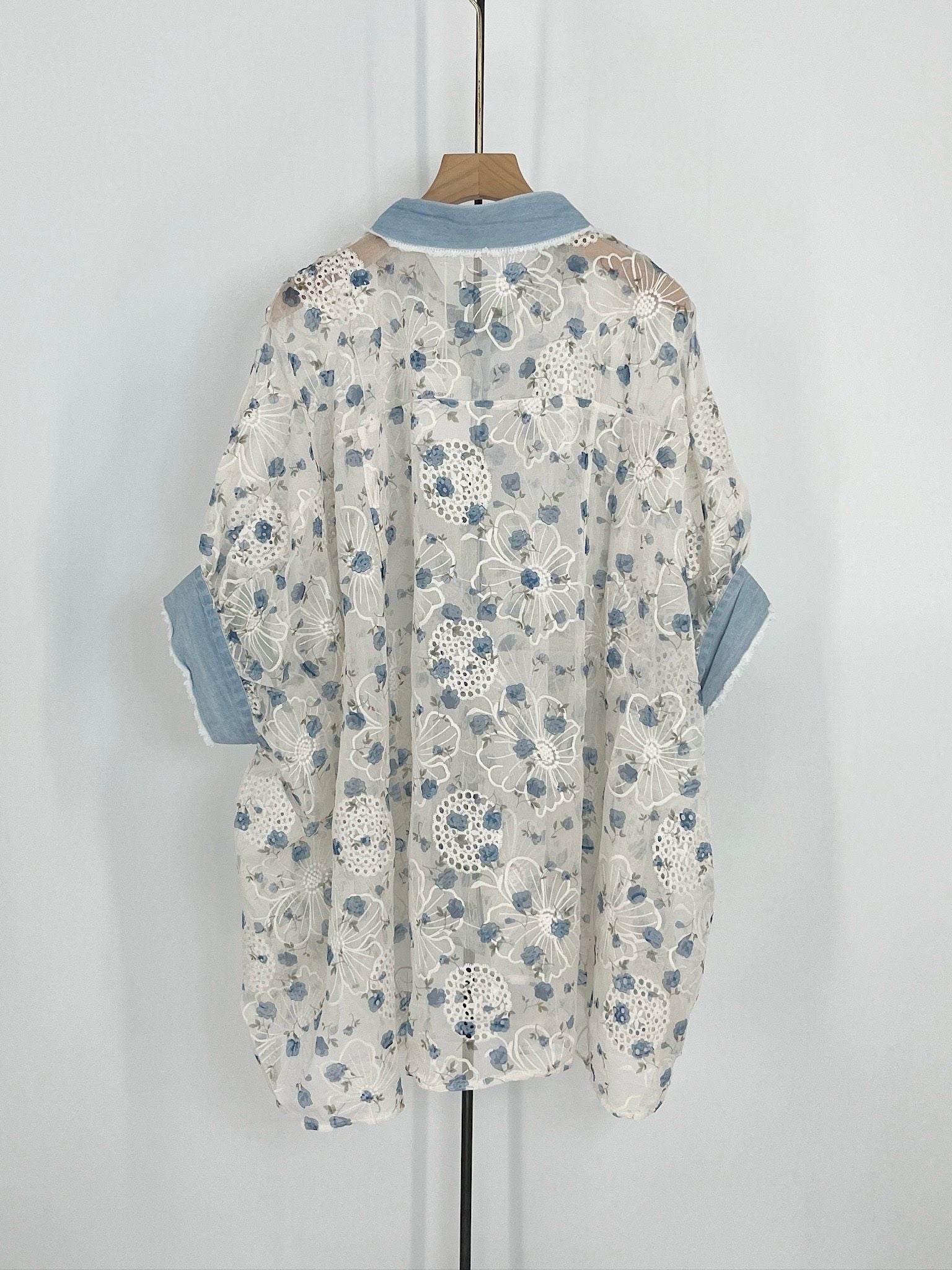 Sexy Woman Skjorte Cami Blomster Hvid Blå