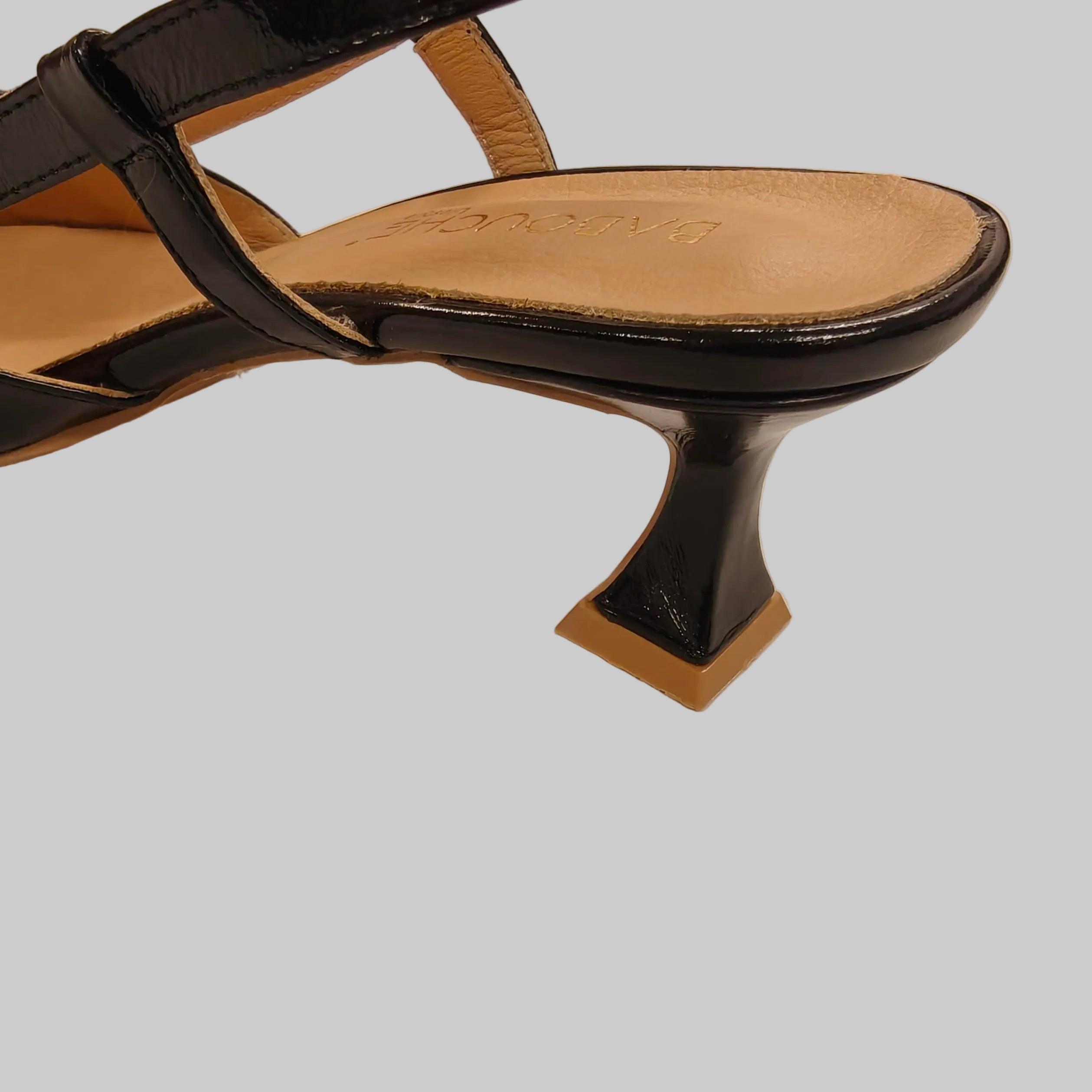 BABOUCHE NINA Guld Nitter Sort