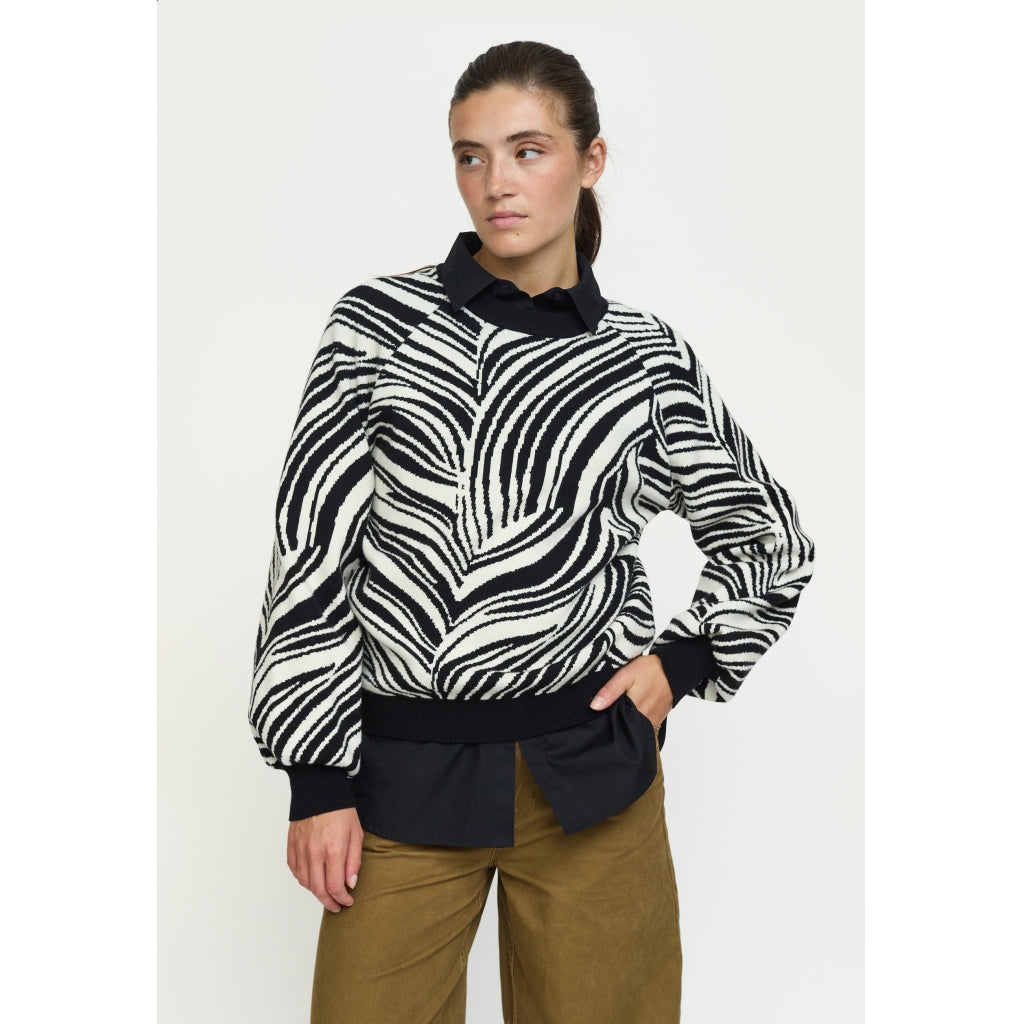 Soft Rebels Lynn Strik Pattern Artic Wolf Sort Hvid