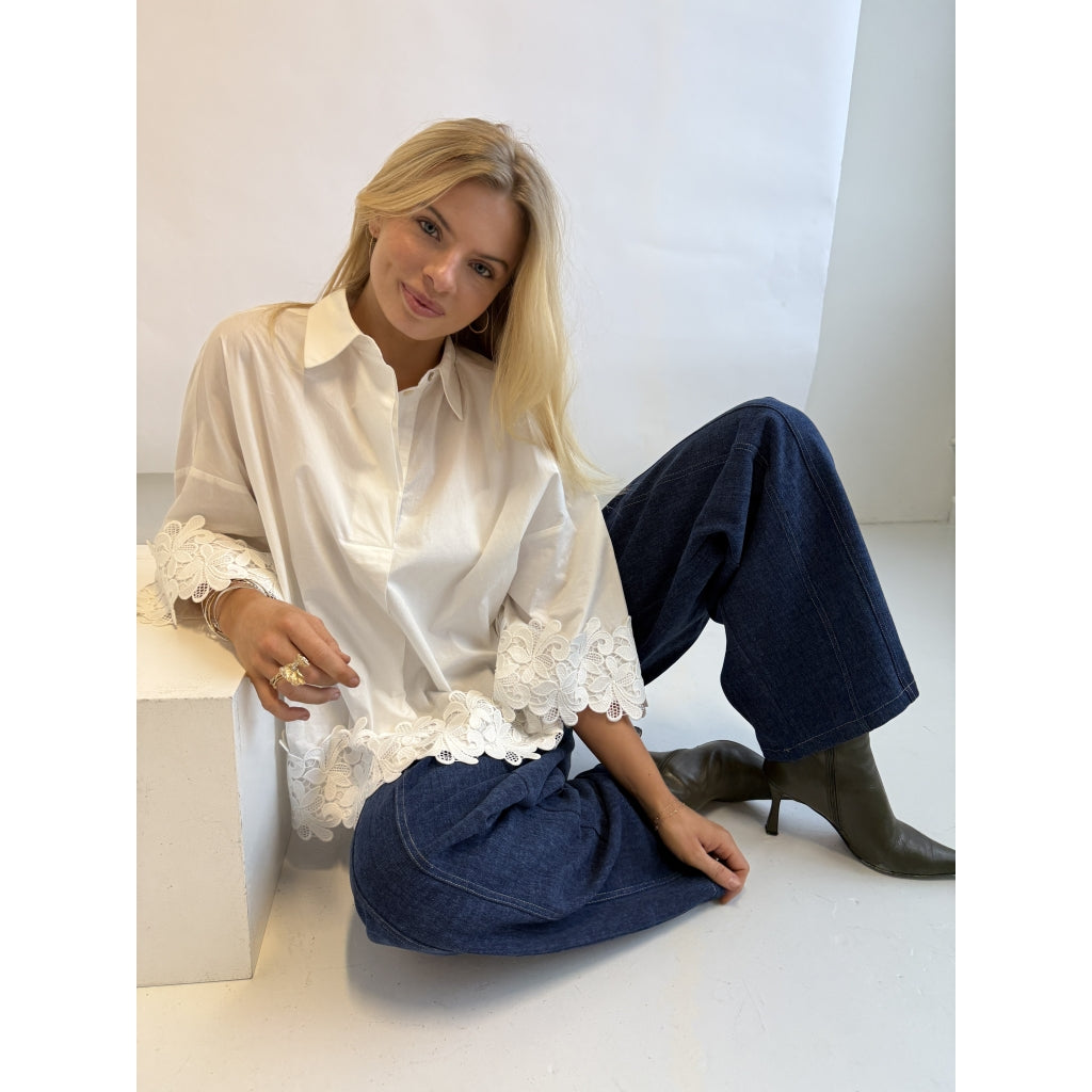 Continue Klara Bluse Embrodery Hvid