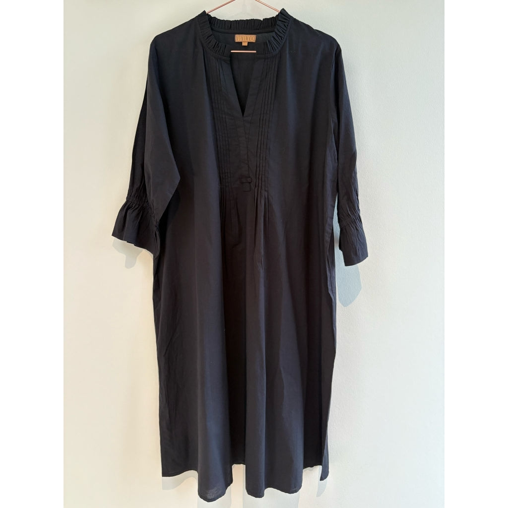 THREE M Ebba Kjole Sort