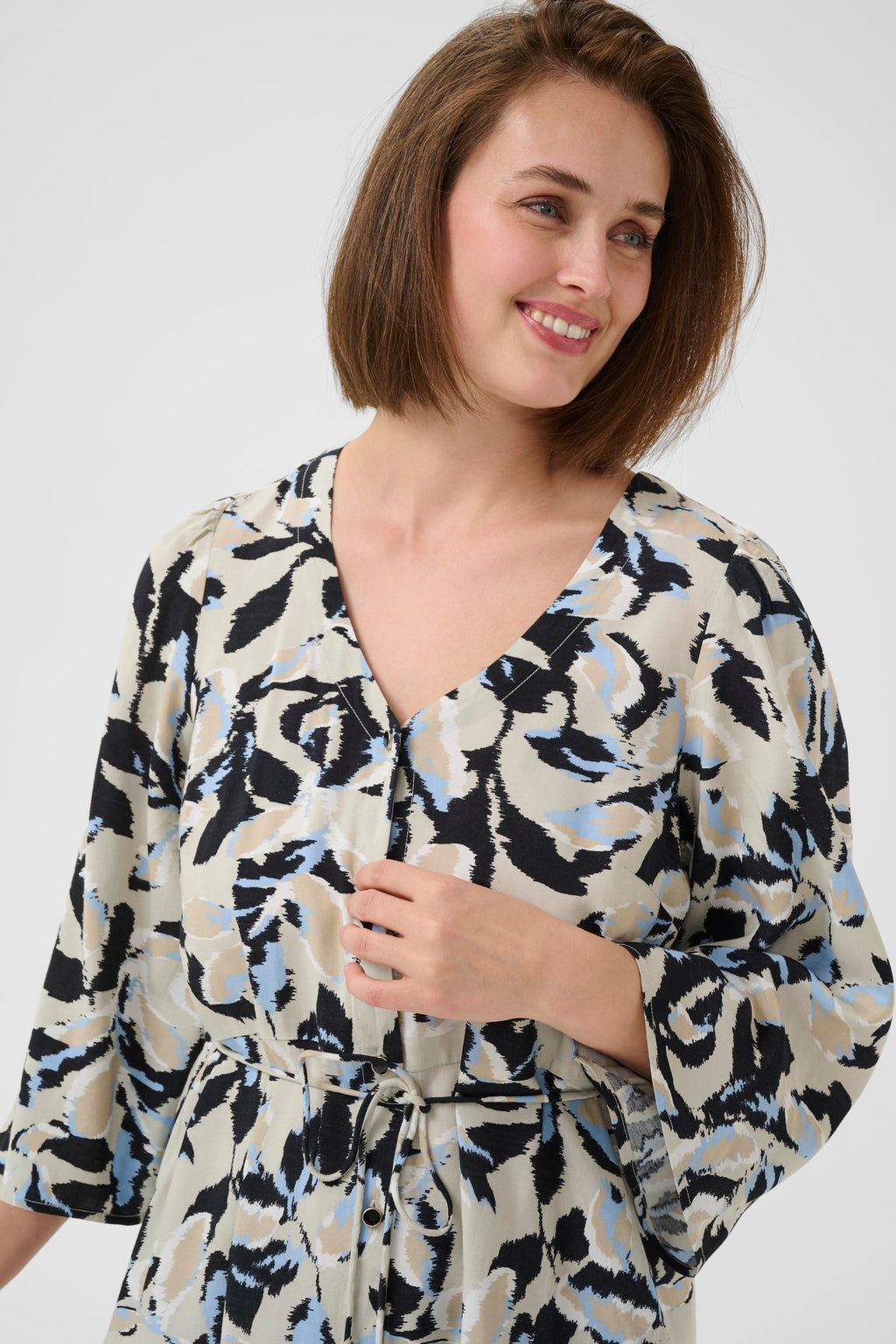 KAFFE Pedra Kjole Kort Leaf Beige Sort Blå
