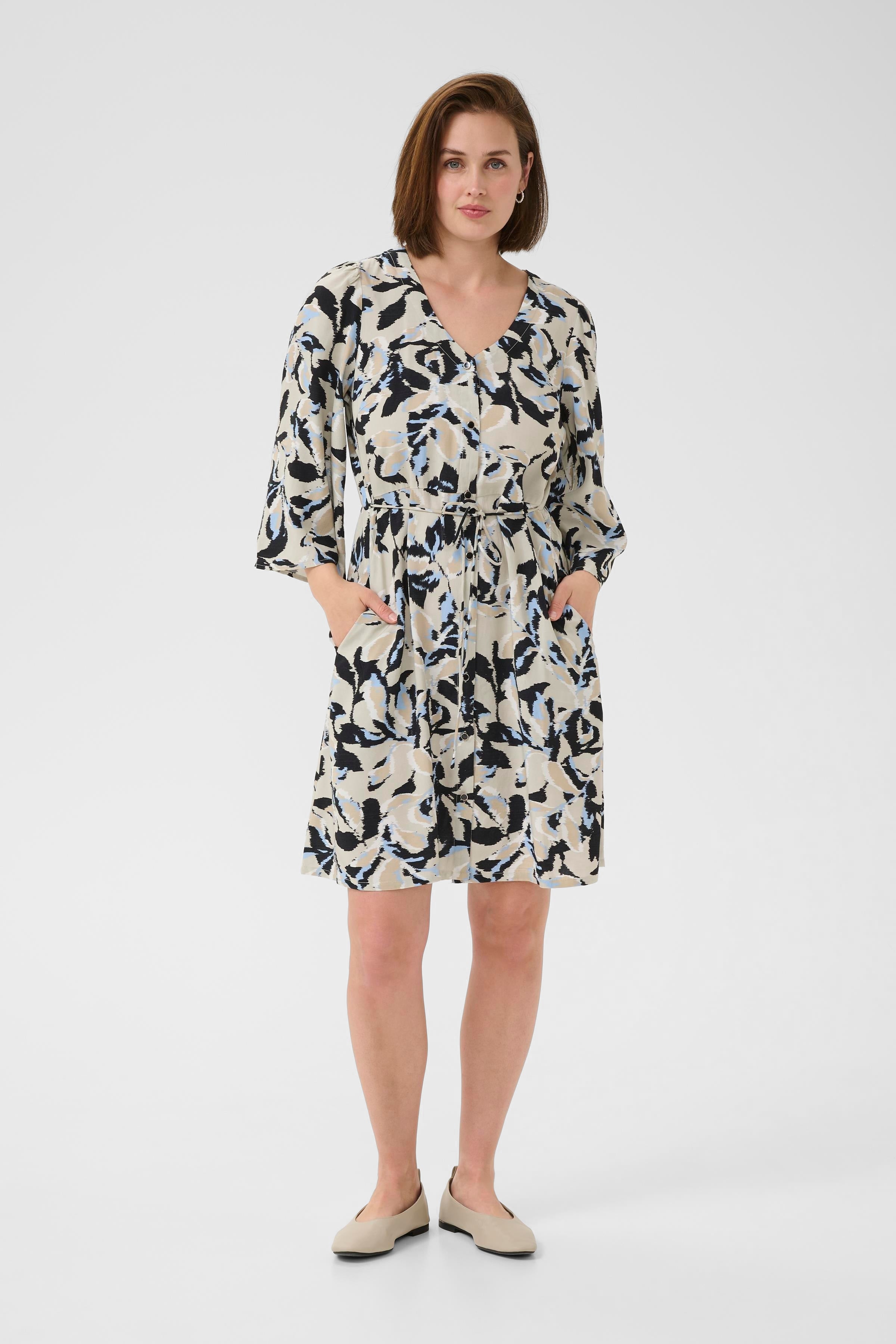 KAFFE Pedra Kjole Kort Leaf Beige Sort Blå