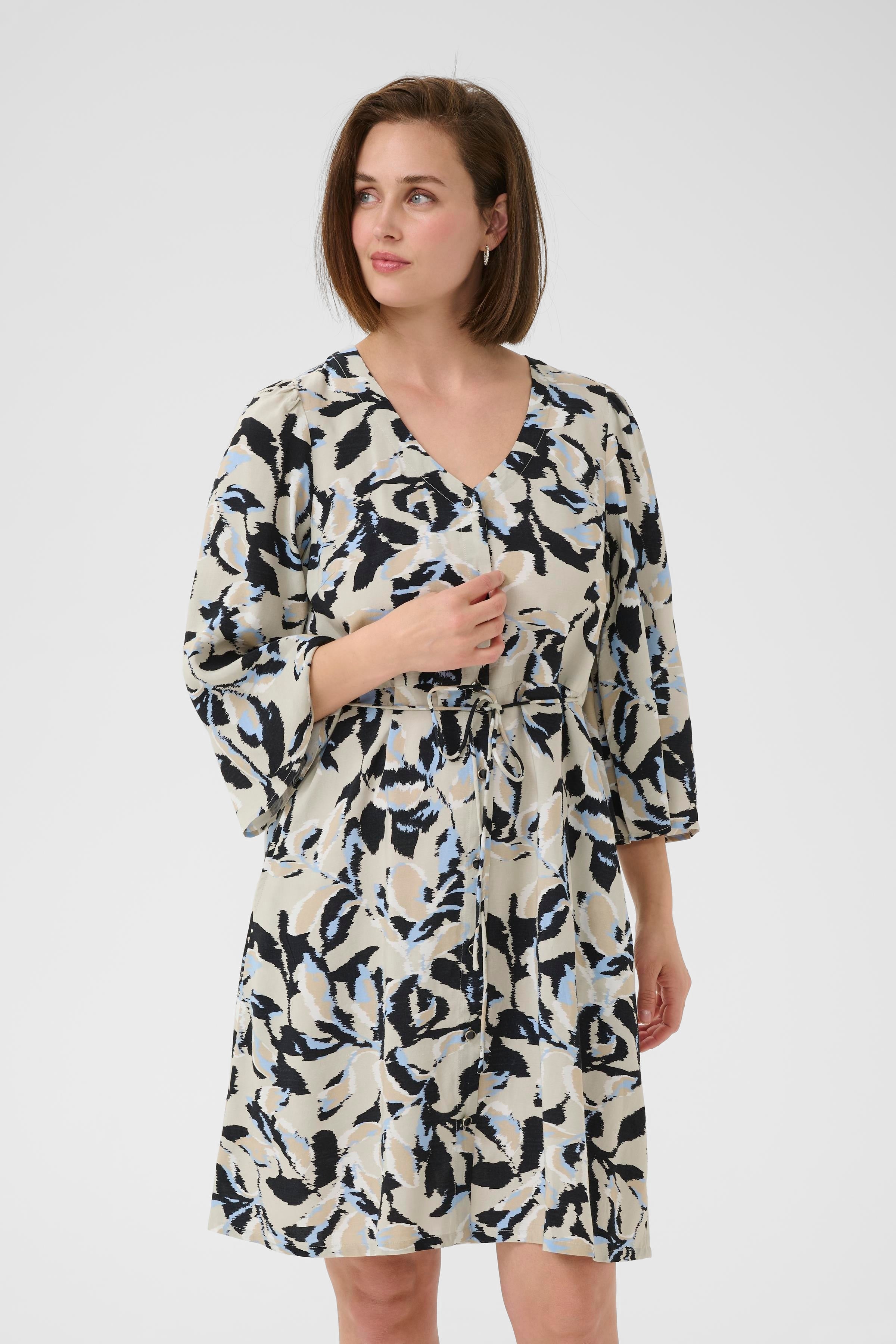 KAFFE Pedra Kjole Kort Leaf Beige Sort Blå