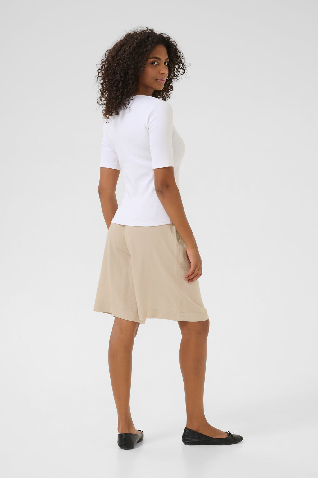 KAFFE Milia Shorts Feather Grå