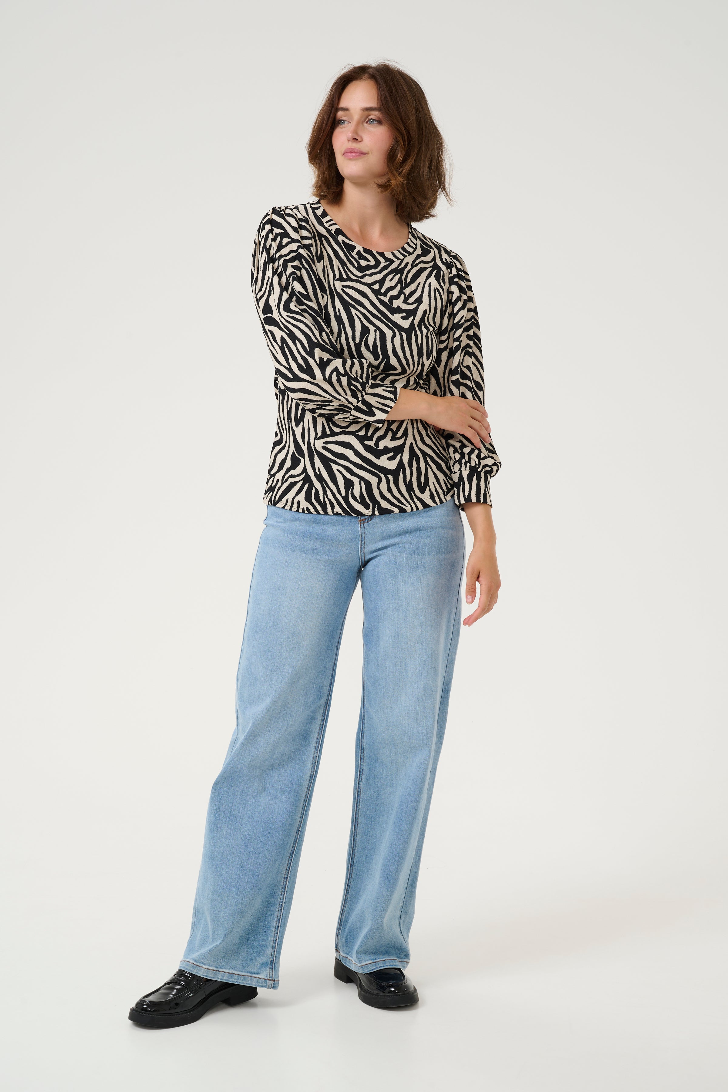 KAFFE Ivanna T-shirt Moonstruck Sort