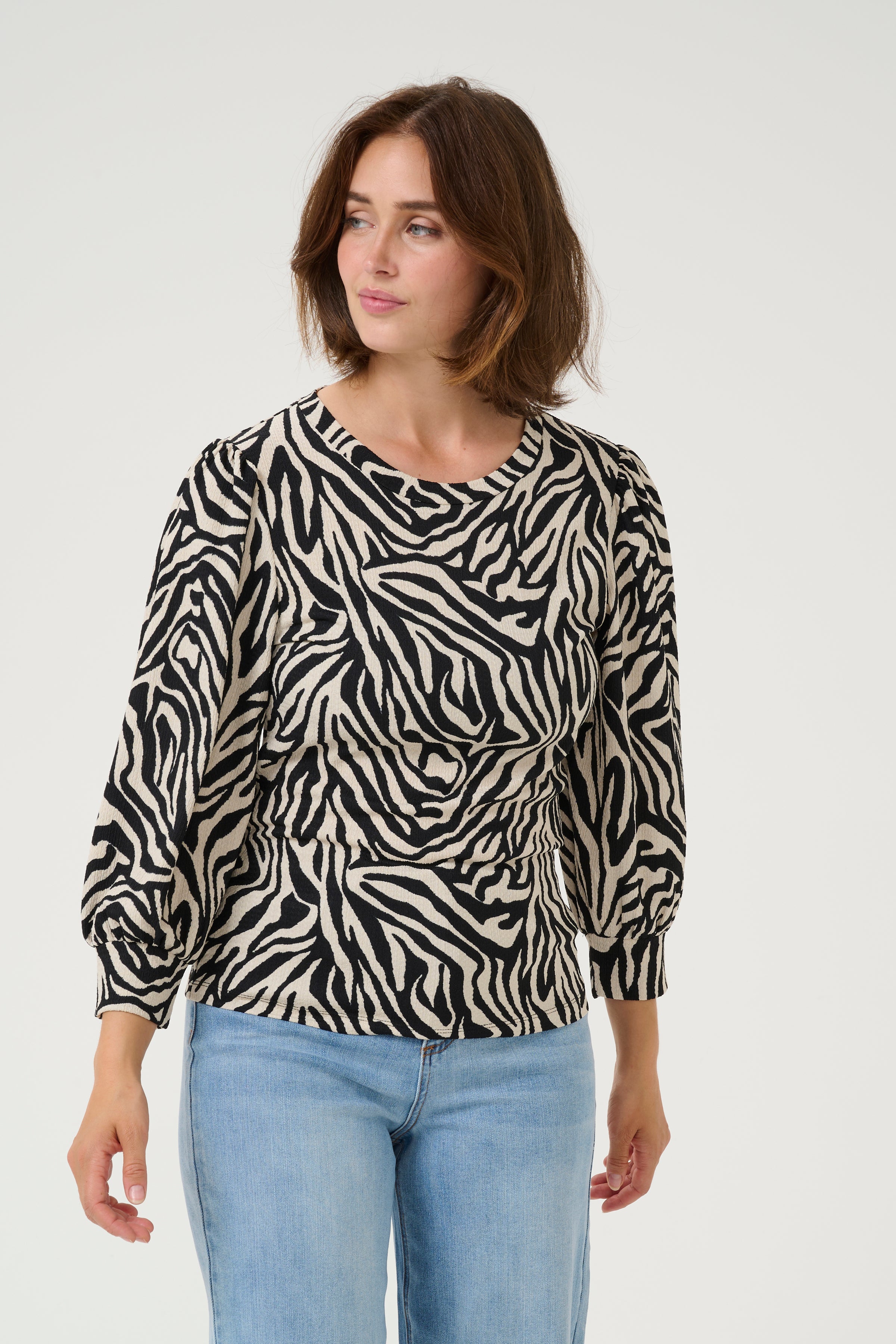 KAFFE Ivanna T-shirt Moonstruck Sort