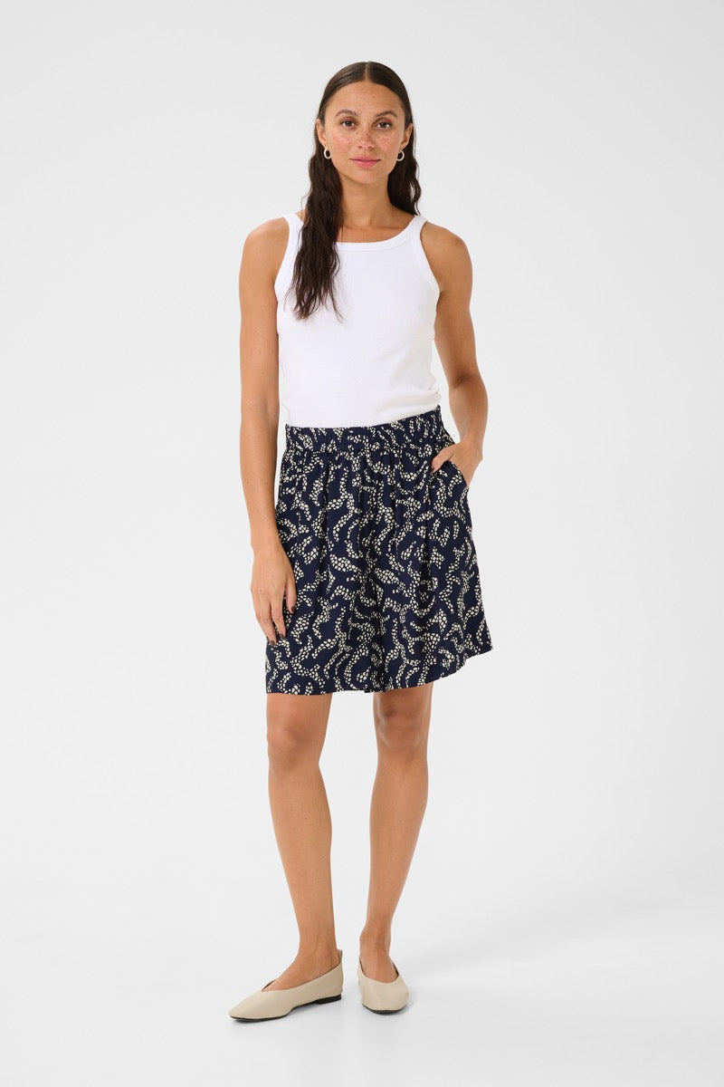 KAFFE Barton Shorts Midnight Marine Blå