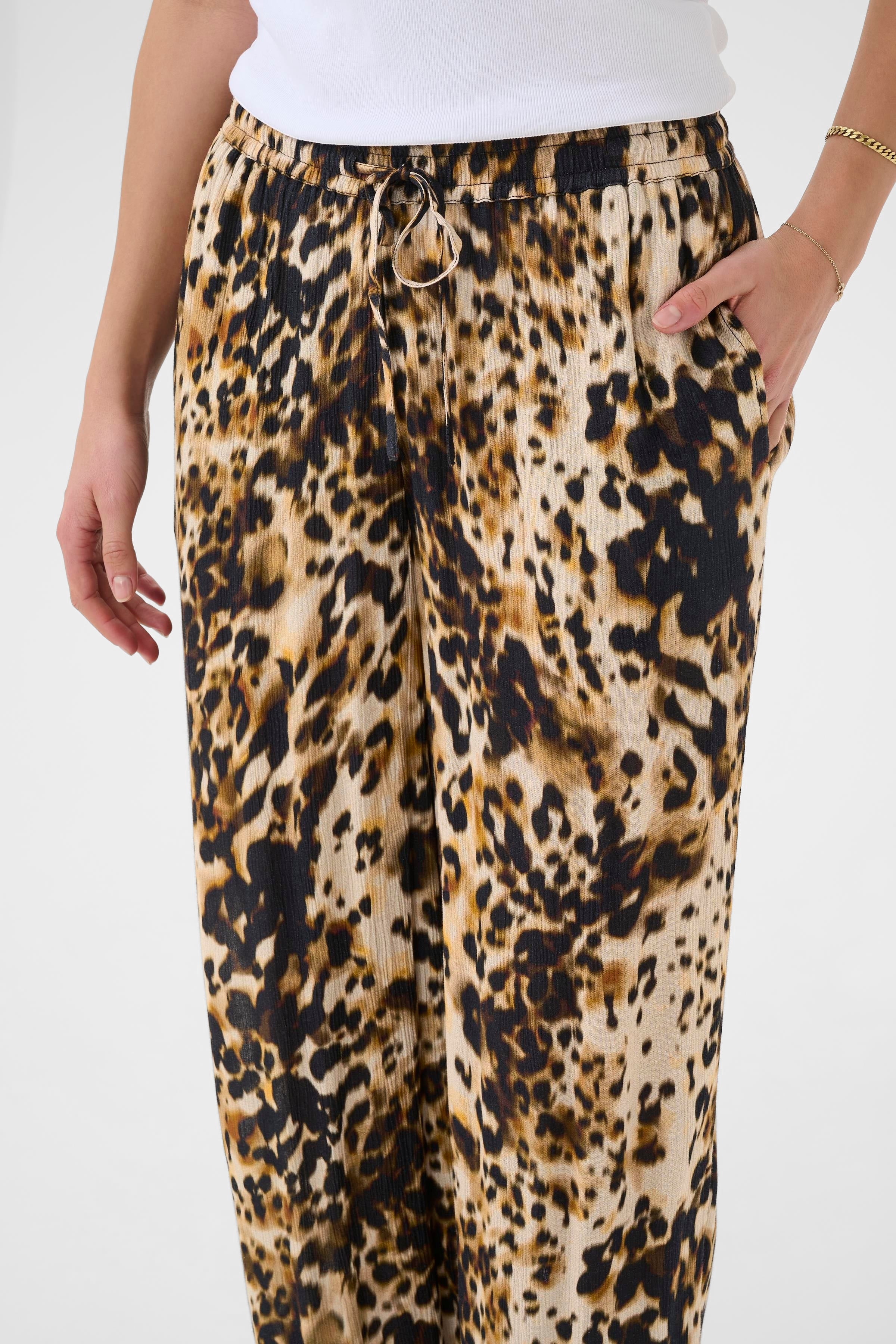 KAFFE Thora Amber Bukser Leopard Print Brun