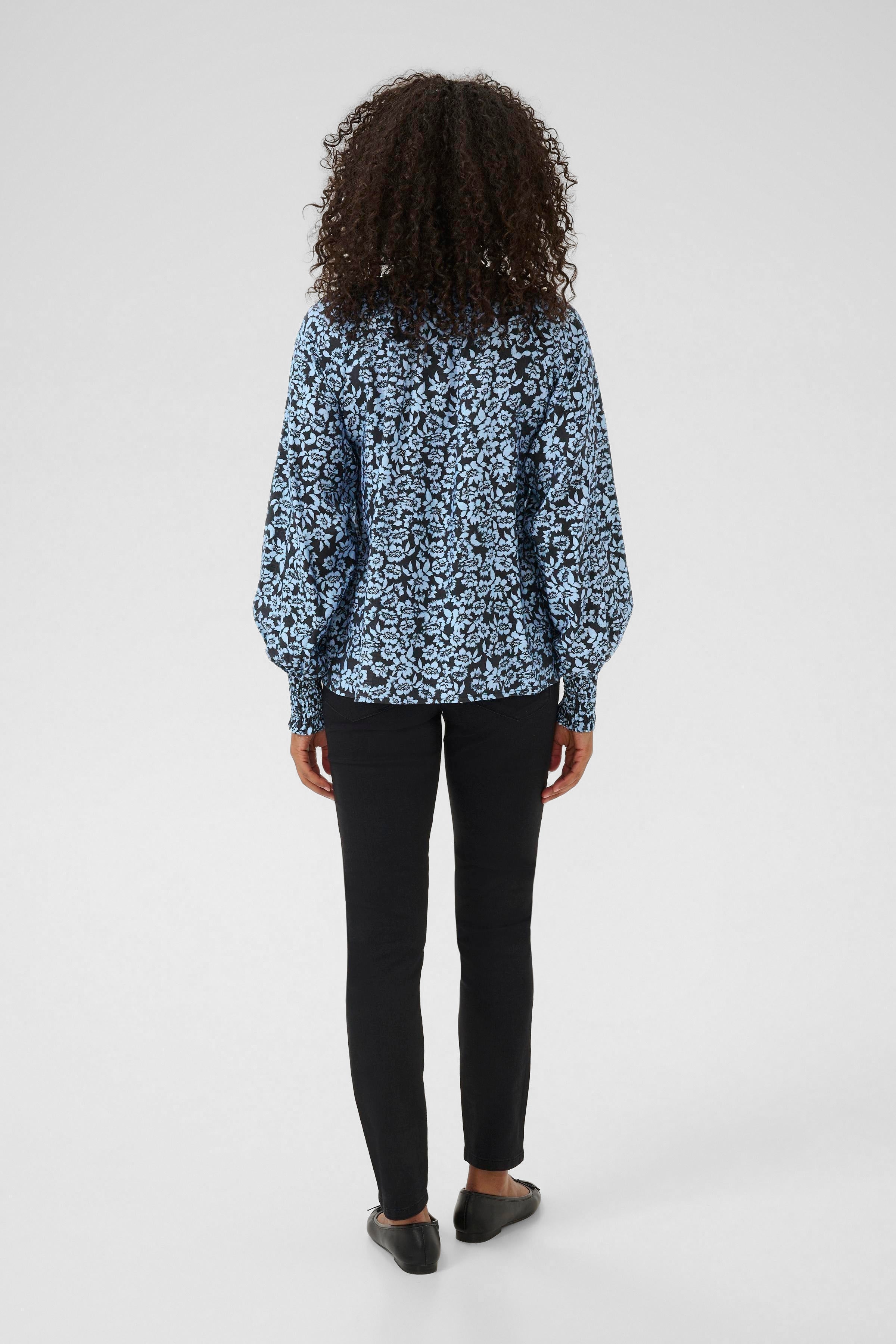 KAFFE Amanda Bluse Sort Windsurfer Blå