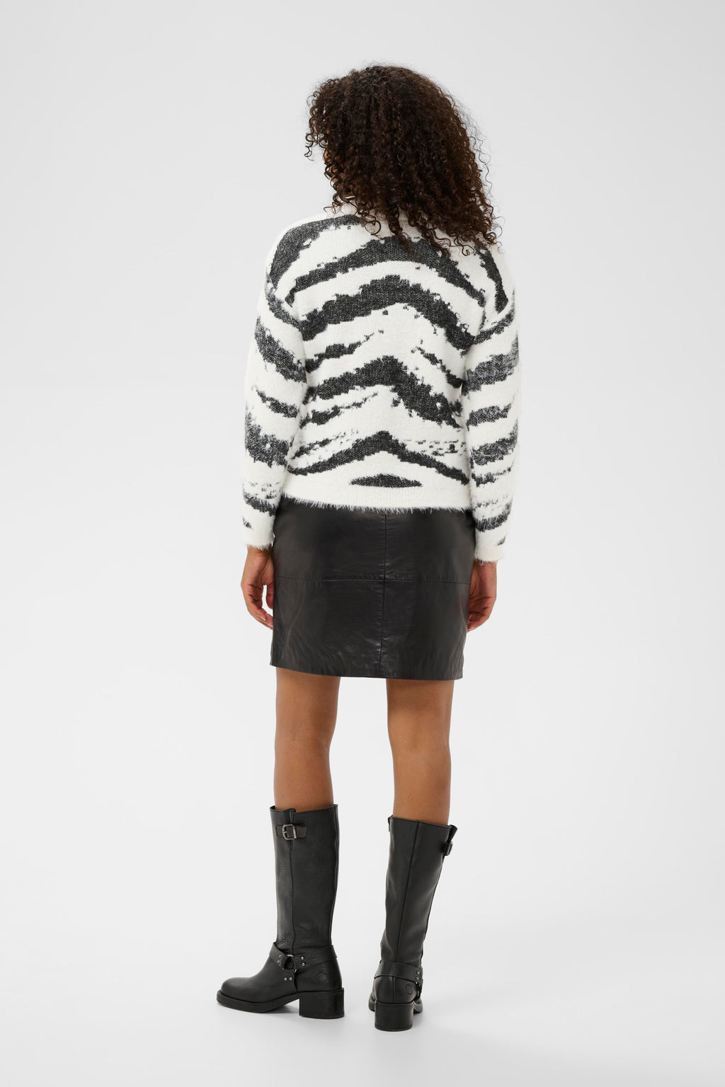 KAFFE Biva Strik Pullover Animal Chalk Hvid Sort