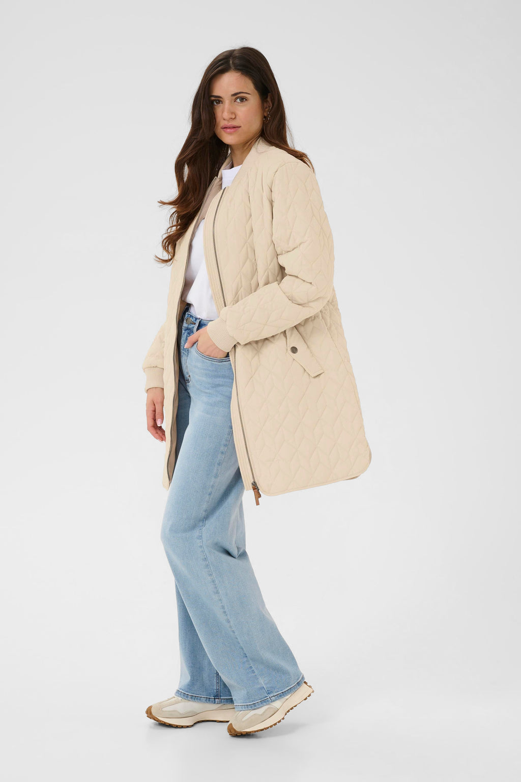 KAFFE Lelia Quilt Jakke Lang Feather Grå