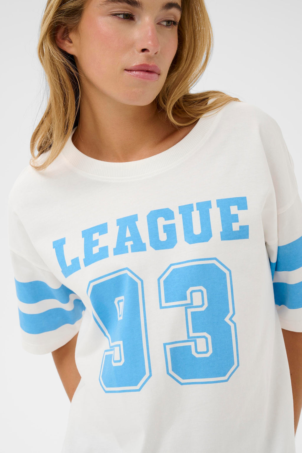 KAFFE Hally T-shirt Chalk Hvid Blå