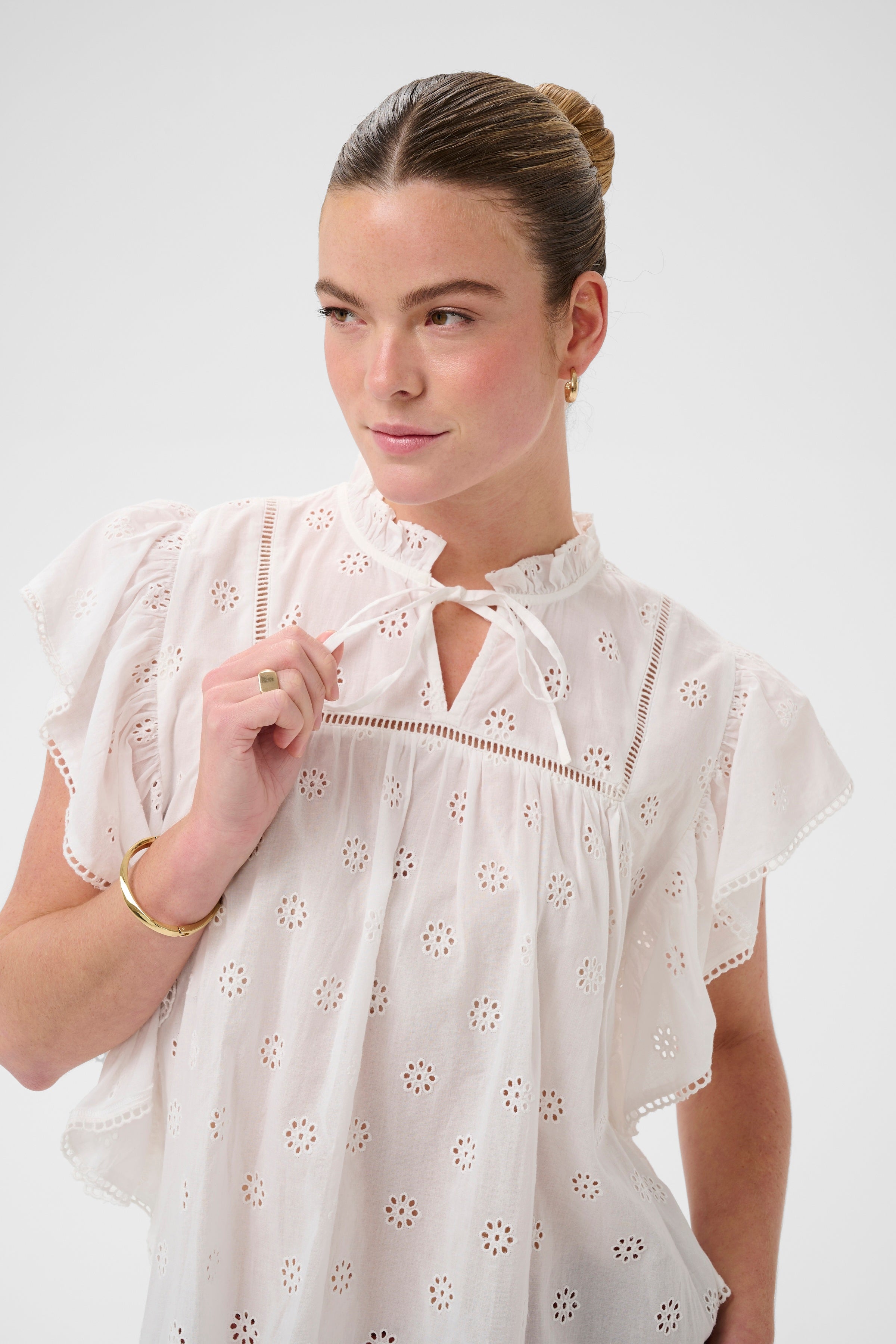 KAFFE Fiona Frill Top Chalk Hvid