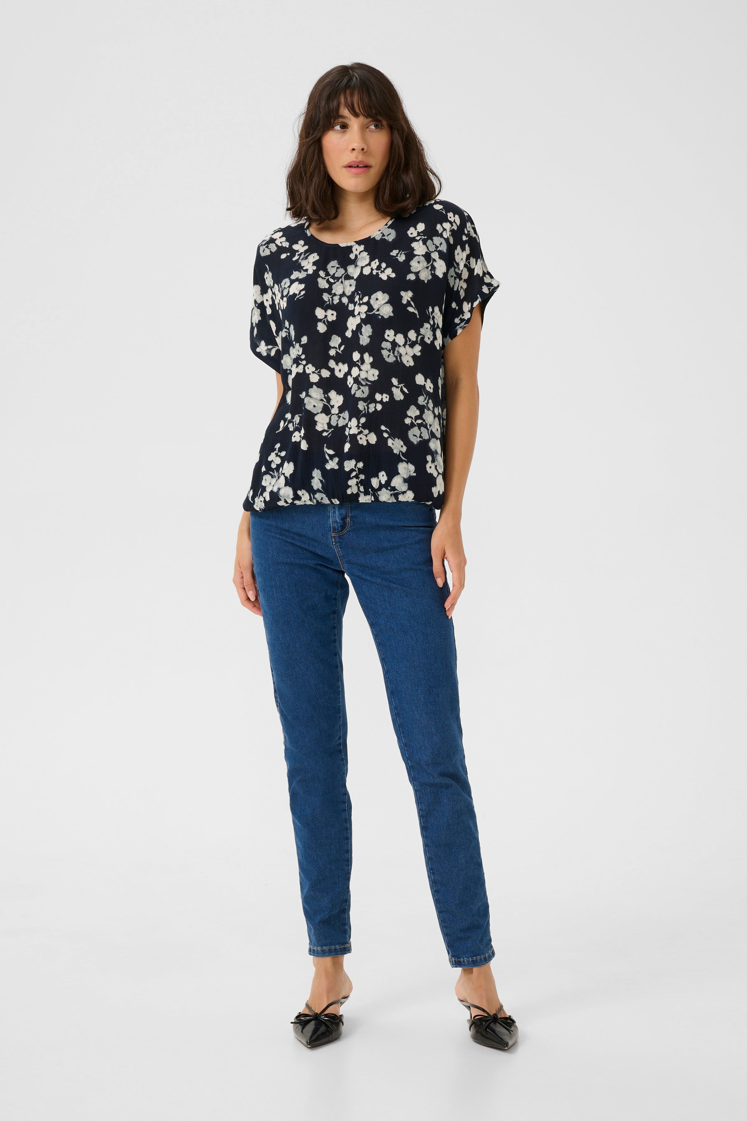 KAFFE Lokia Bluse Marine Blomster Blå