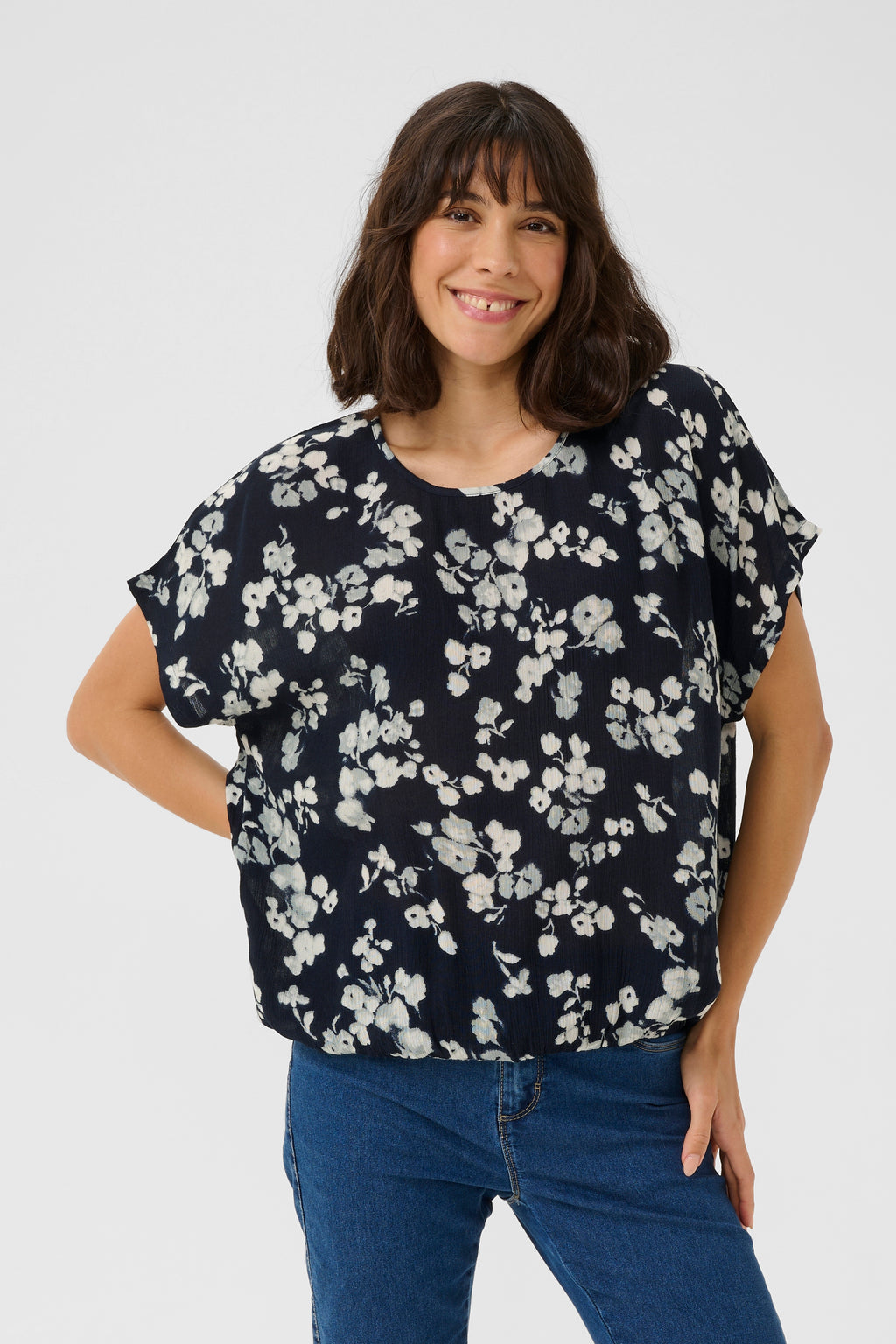 KAFFE Lokia Bluse Marine Blomster Blå