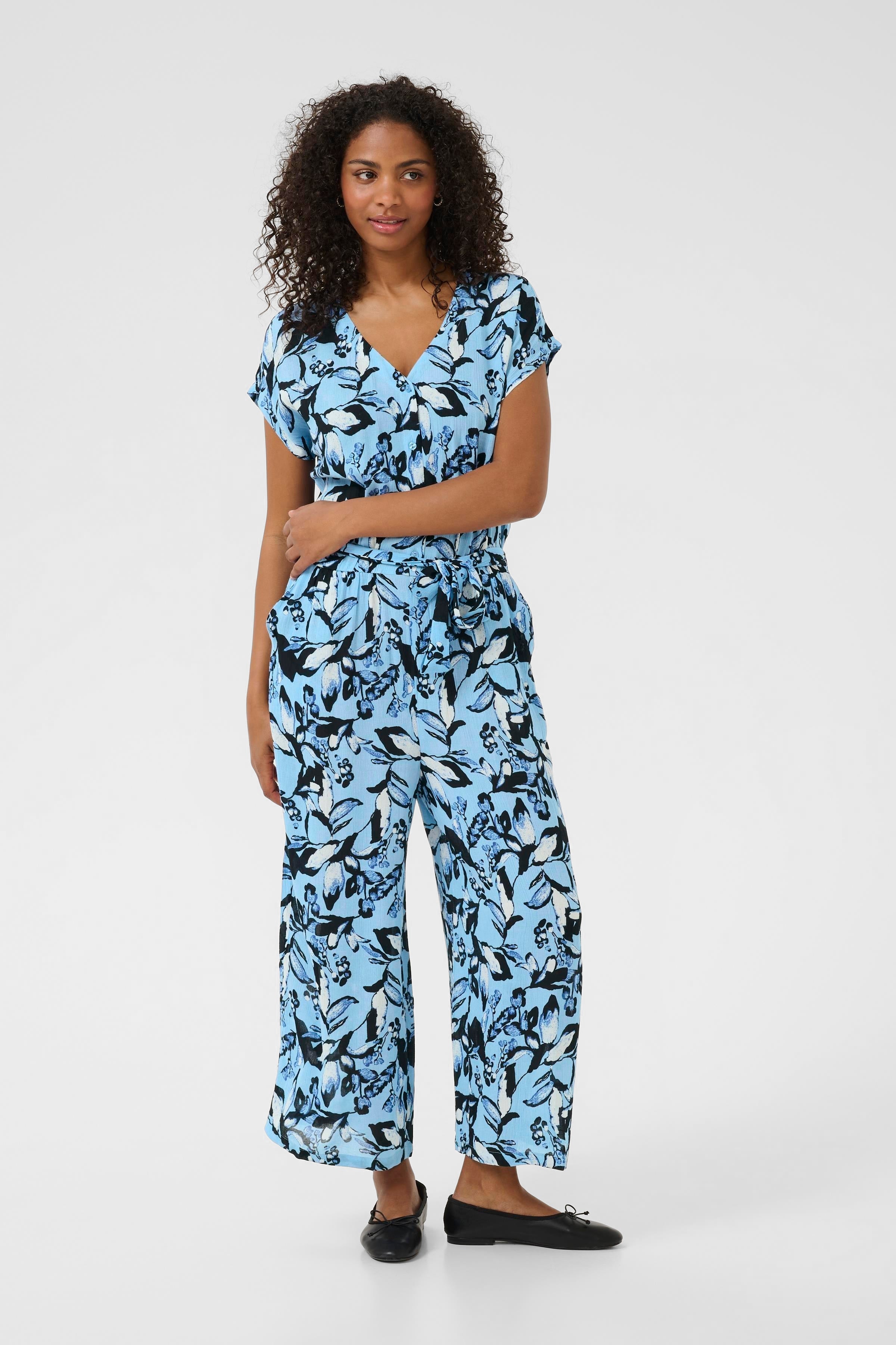KAFFE Mille Amber Buksedragt Graphic Blomster Blå