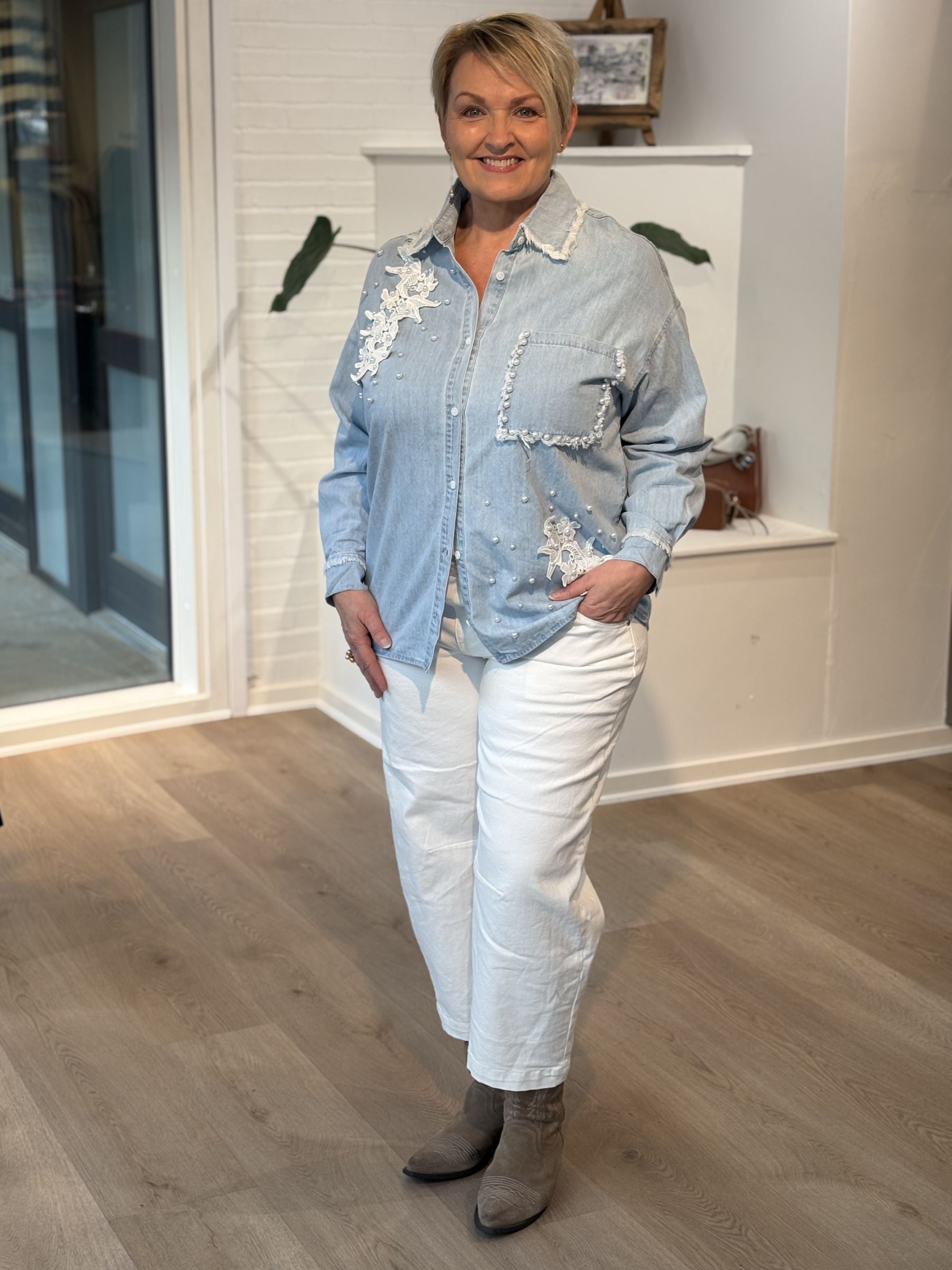 Sexy Woman Skjorte Perler Ryg Broderi Denim Blå