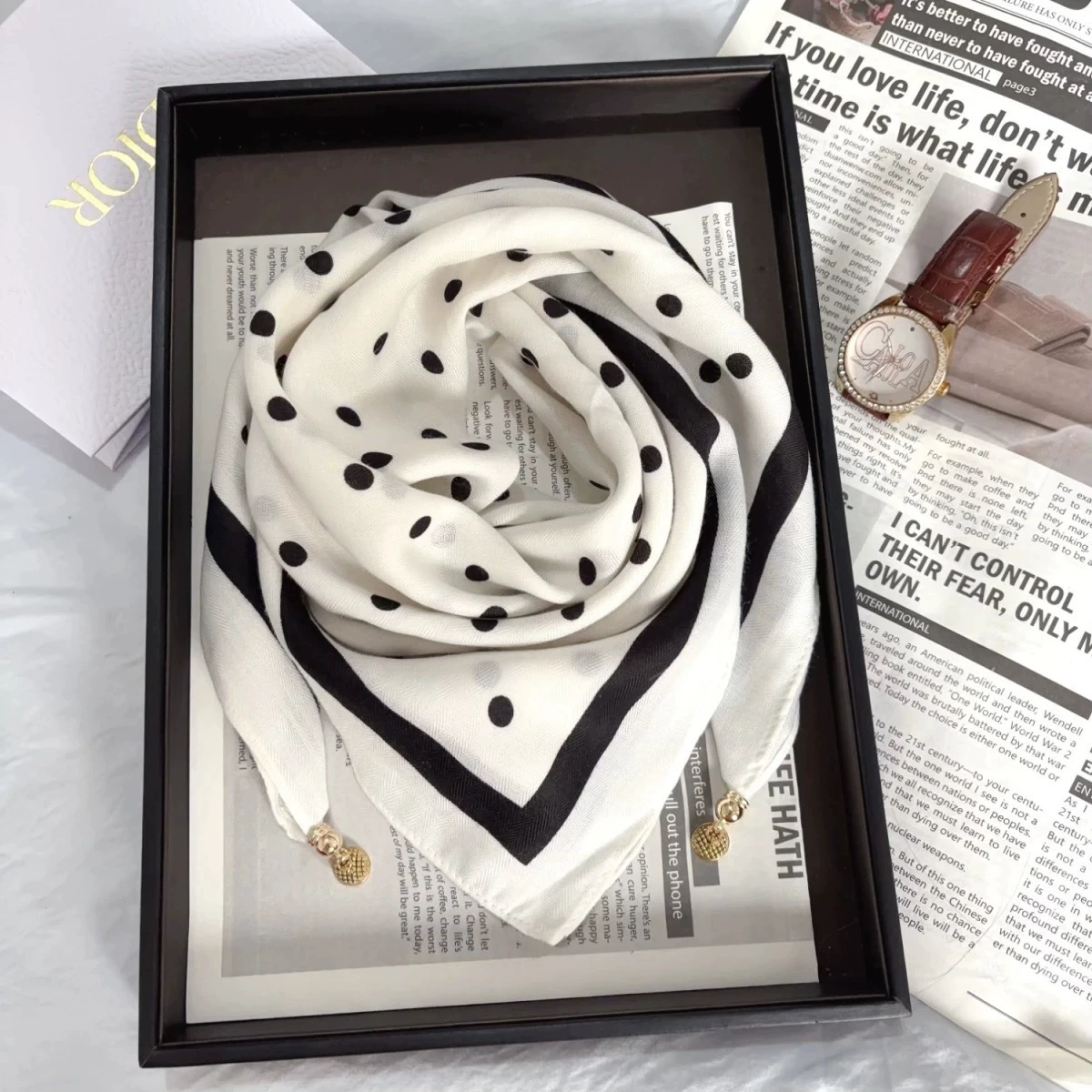 Löwenstein Tørklæde Magnet Lukning DOTS Sort Hvid