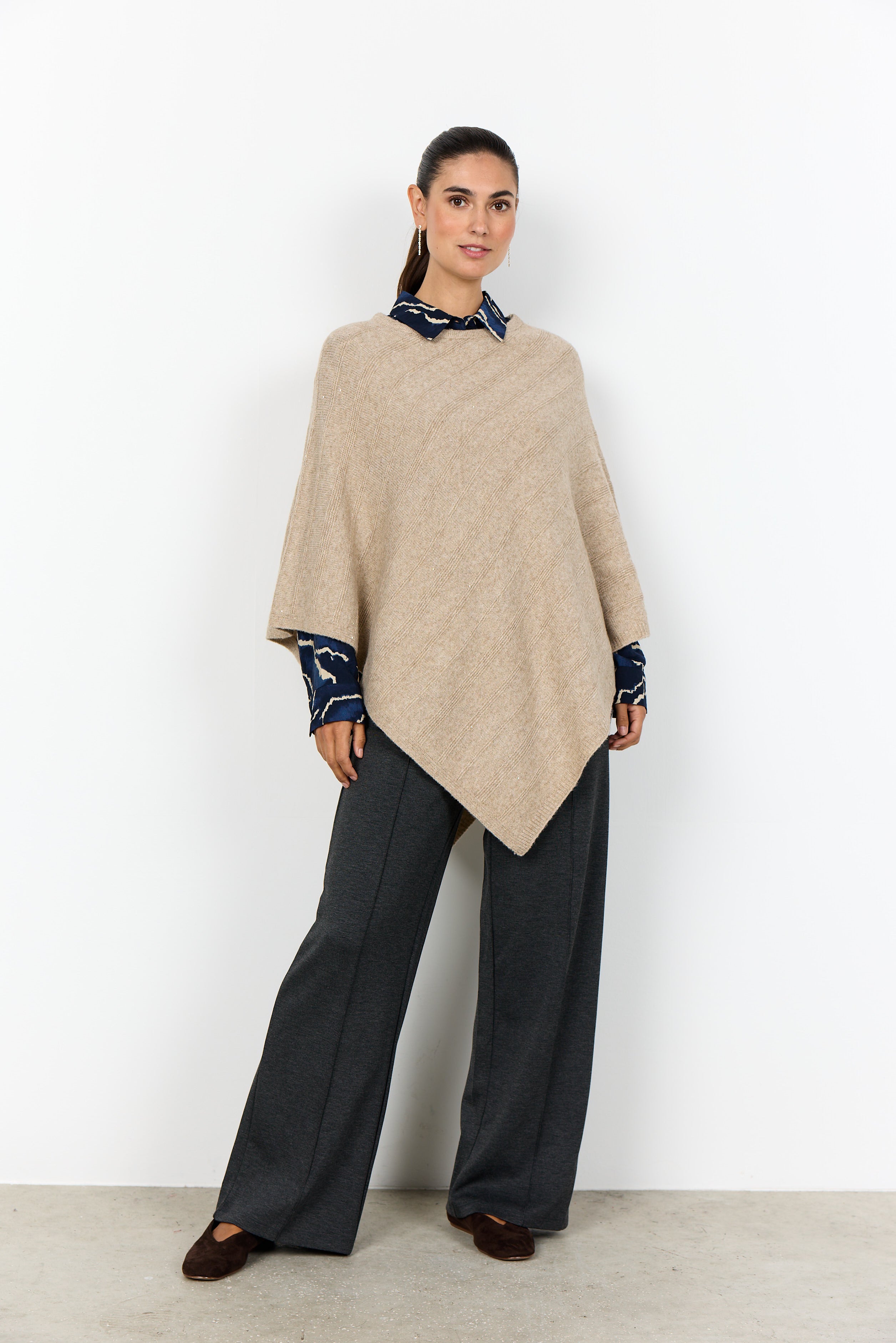 SoyaConcept Ajna 1 Poncho Sand  Onesize