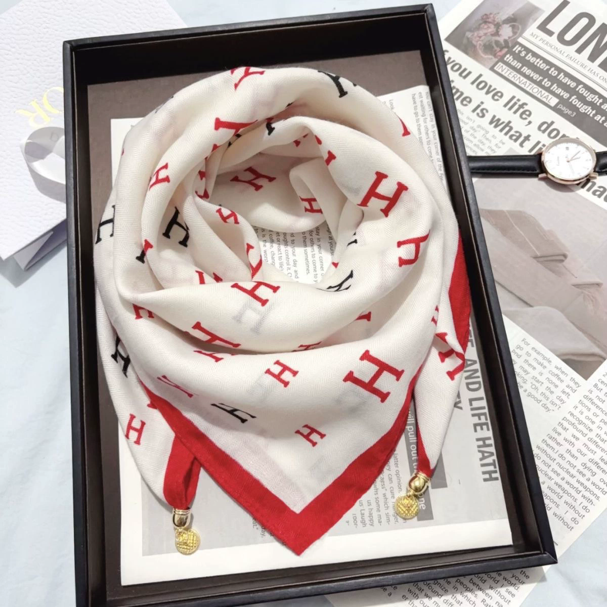 Löwenstein Tørklæde Magnet Lukning H Hvid Rød