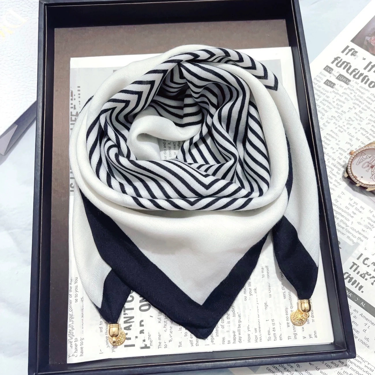 Löwenstein Tørklæde Magnet Lukning LINES Sort Hvid