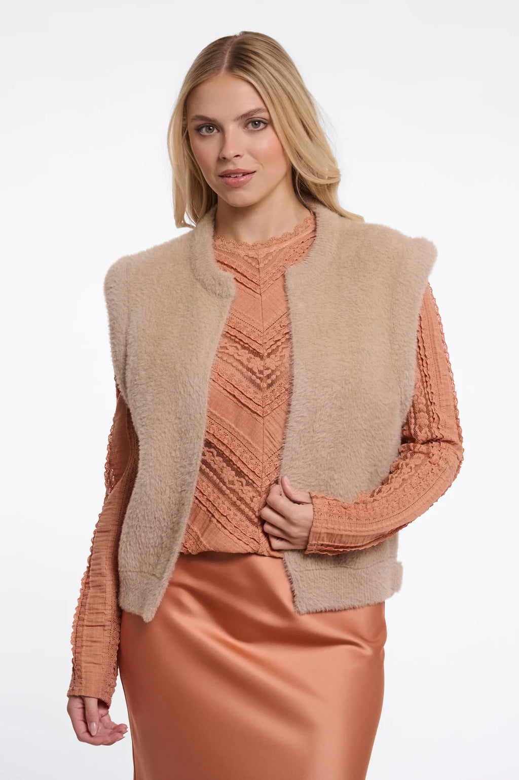 RINO & PELLE Elona Vest Kort Oat Beige