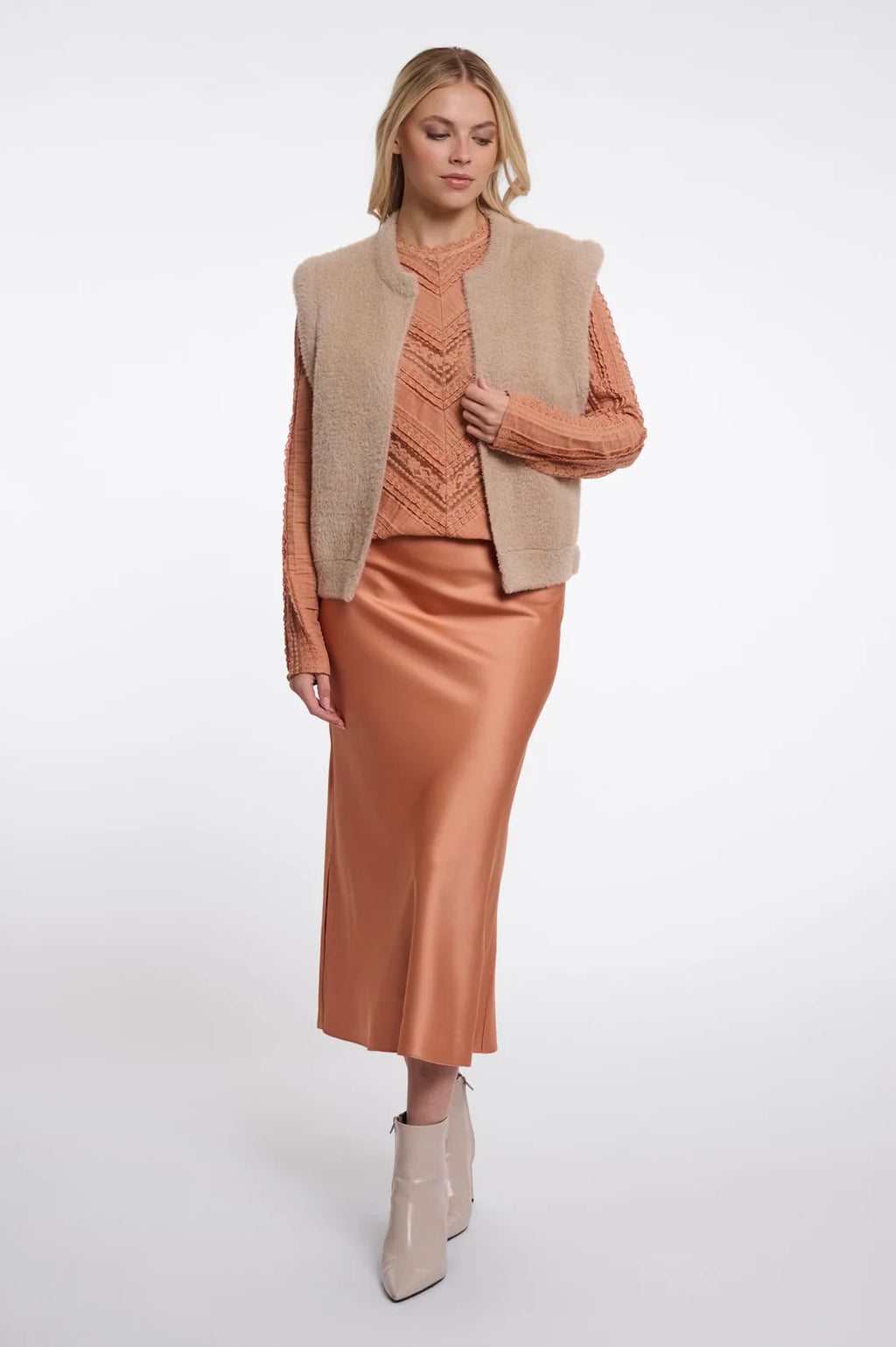RINO & PELLE Elona Vest Kort Oat Beige