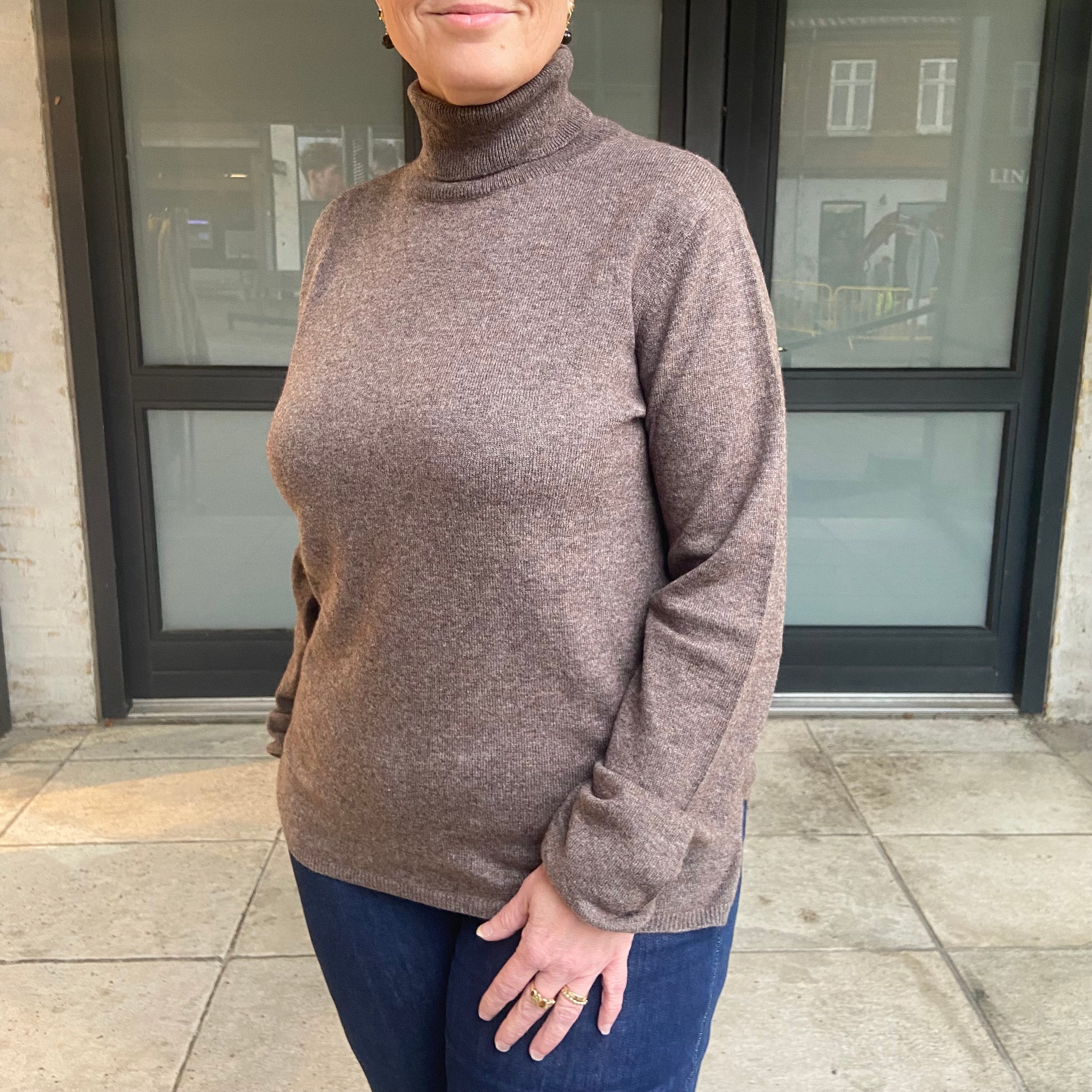 BTF Turtle Neck Pullover Brun Melange