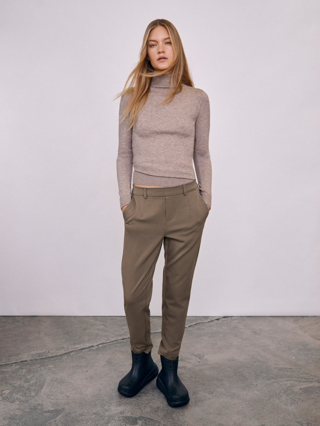OBJECT LISA Slim Buks Morel Brun