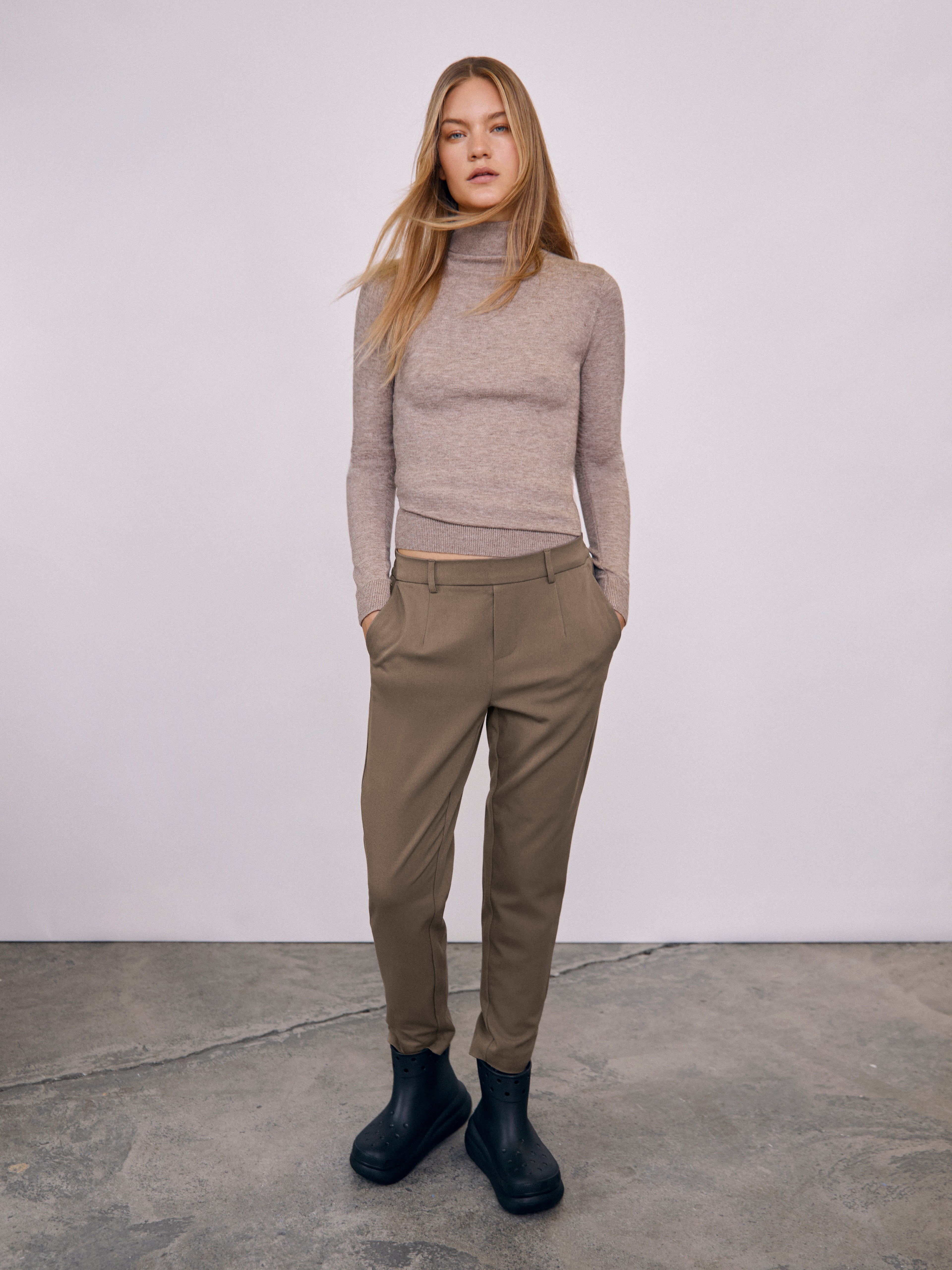 OBJECT LISA Slim Buks Morel Brun