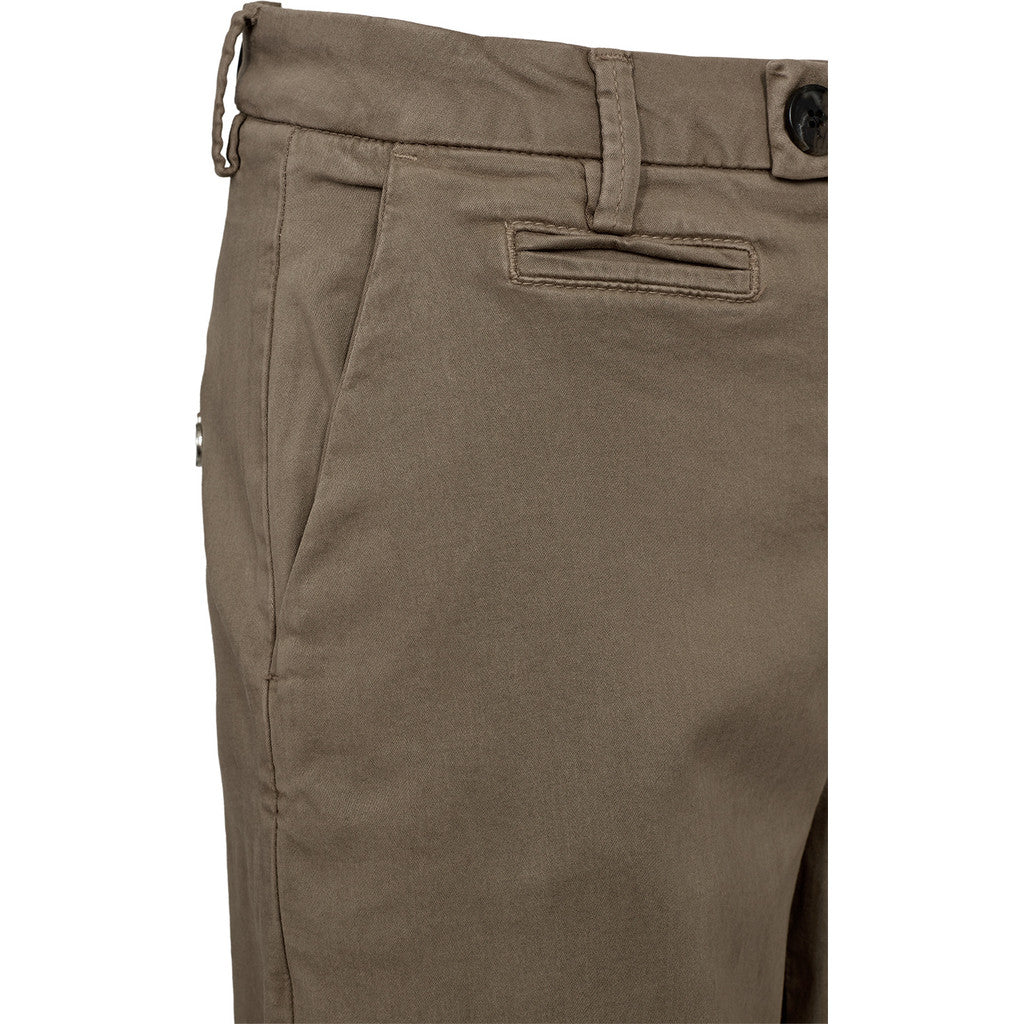 Pieszak PD Anika Chino Buks Support Weekend Lead Brun