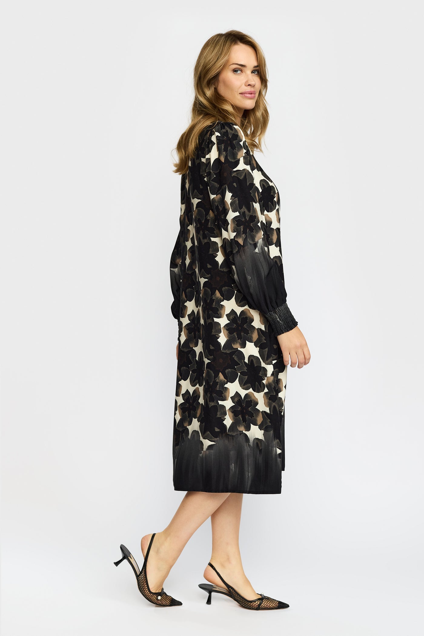 2 Biz Ria Kjole Blomster Sort