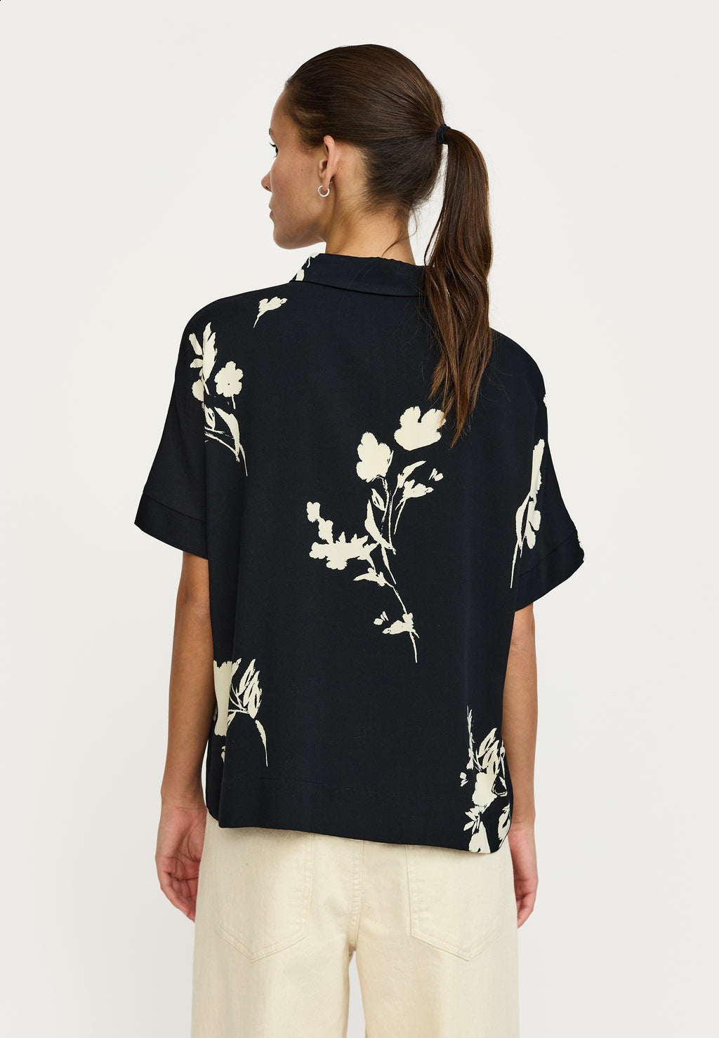 Soft Rebels Melinda Freedom Skjorte Kortærmet Blomstret Silent Print Sort