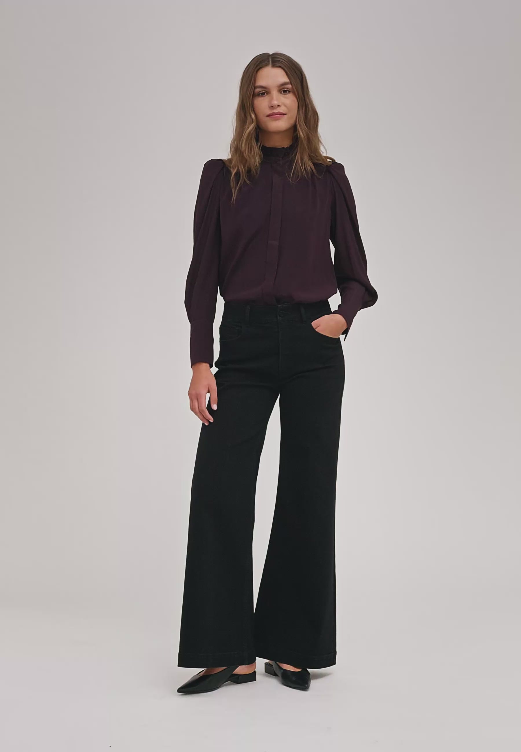 Dea Kudibal ROBERTA Skjorte Bluse w Ruffle Details Berry Wine